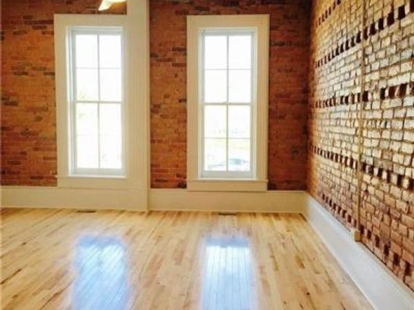 109 S SAGINAW Street, Holly Vlg, MI 48442