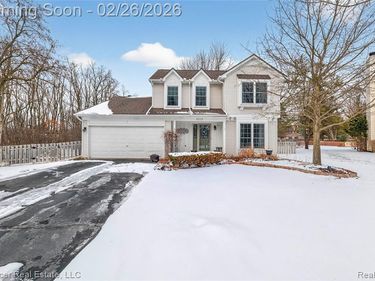 1117 Woodbriar Court, Oxford Twp, MI 48371