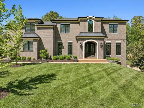 1 Tuscany Park, Clayton, MO 63105