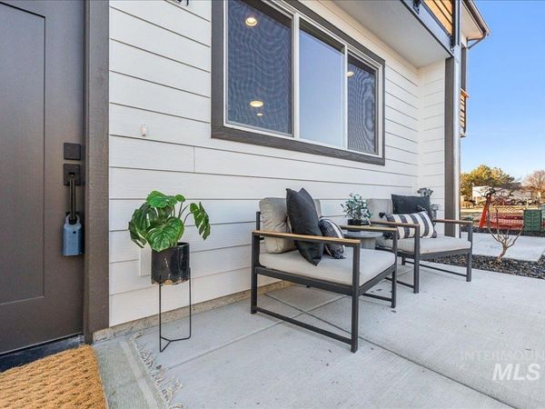 1433 N Bluffs Ridge Lane, Boise, ID 83704