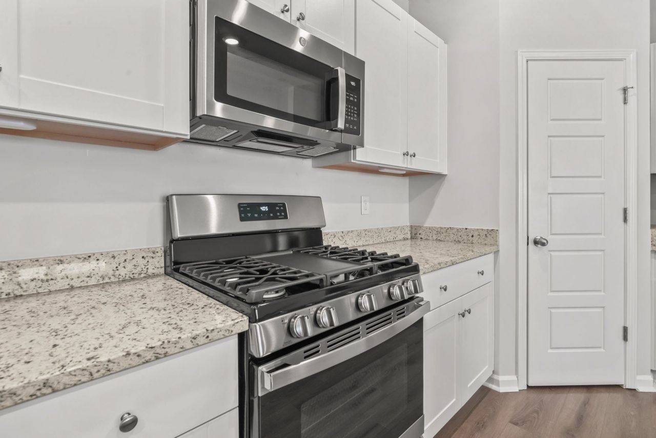 1058 Tibetan St. Photo 11