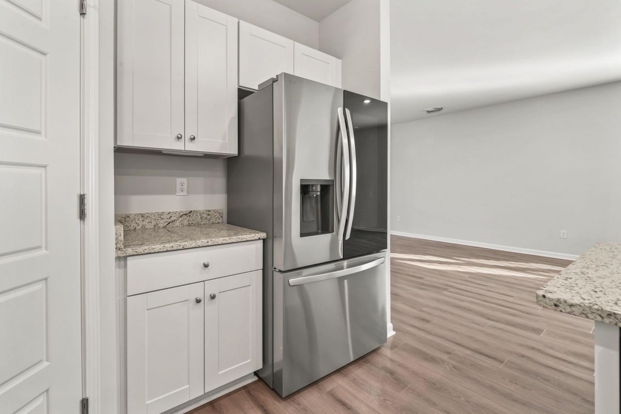 1058 Tibetan St. Photo 12