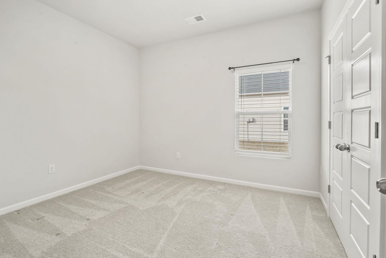 1058 Tibetan St. Photo 20