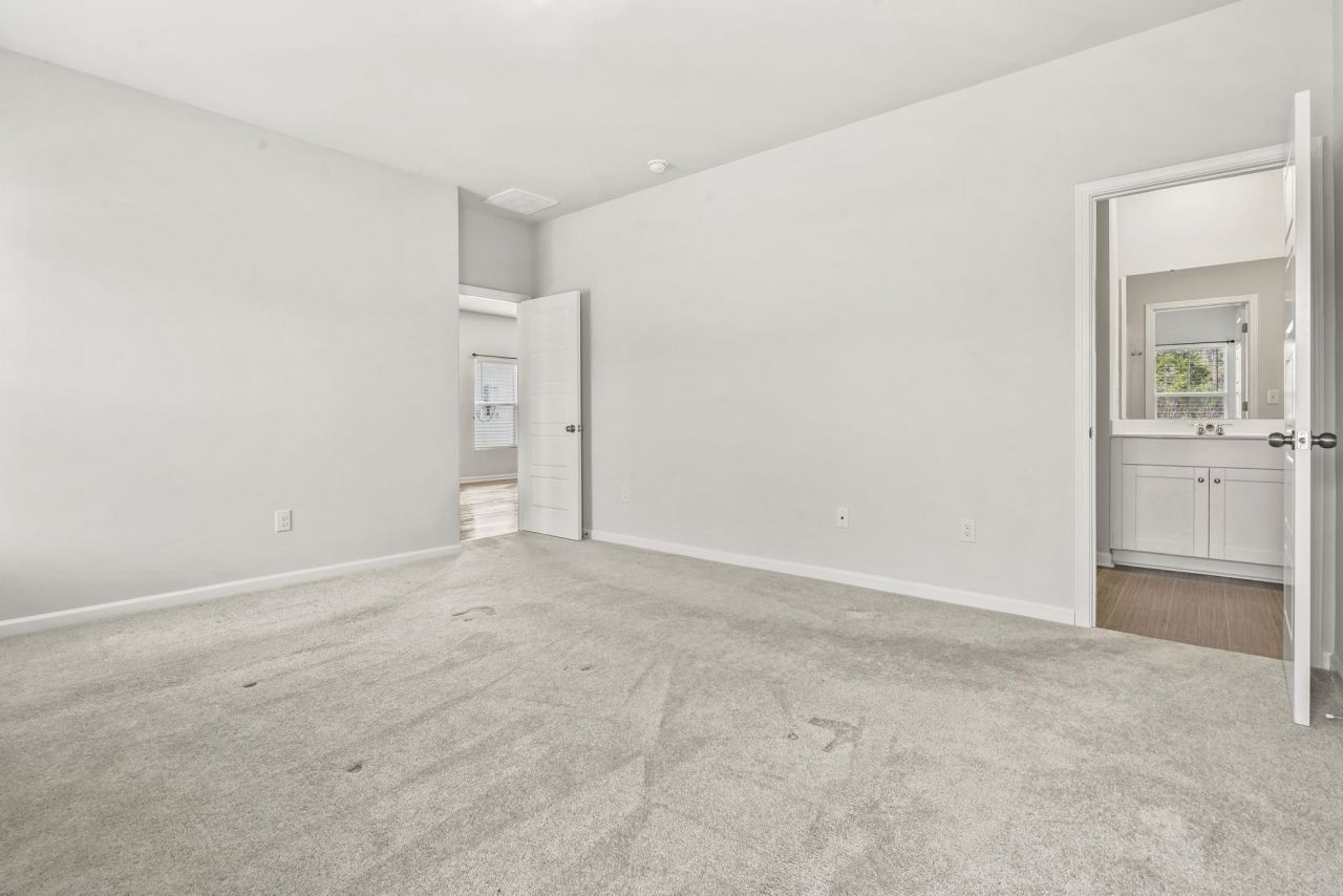 1058 Tibetan St. Photo 25