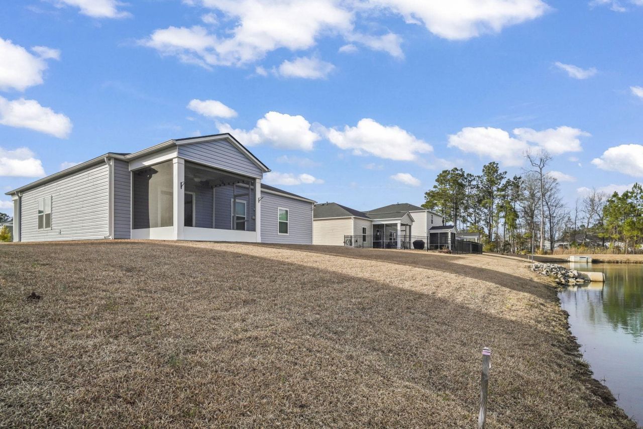 1058 Tibetan St. Photo 32