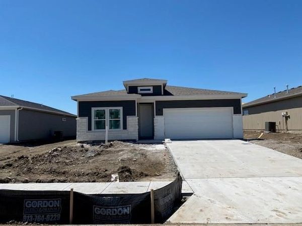 20674 Skyview Lane, Spring Hill, KS 66083