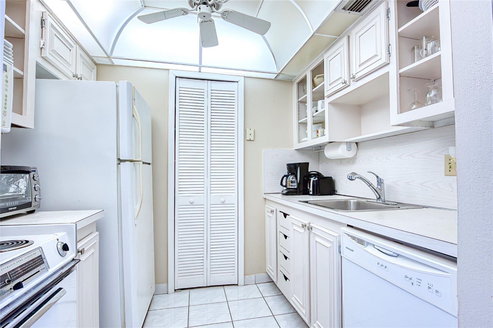 111 Briny Avenue, Unit 2312, Pompano Beach, FL 33062 Photo