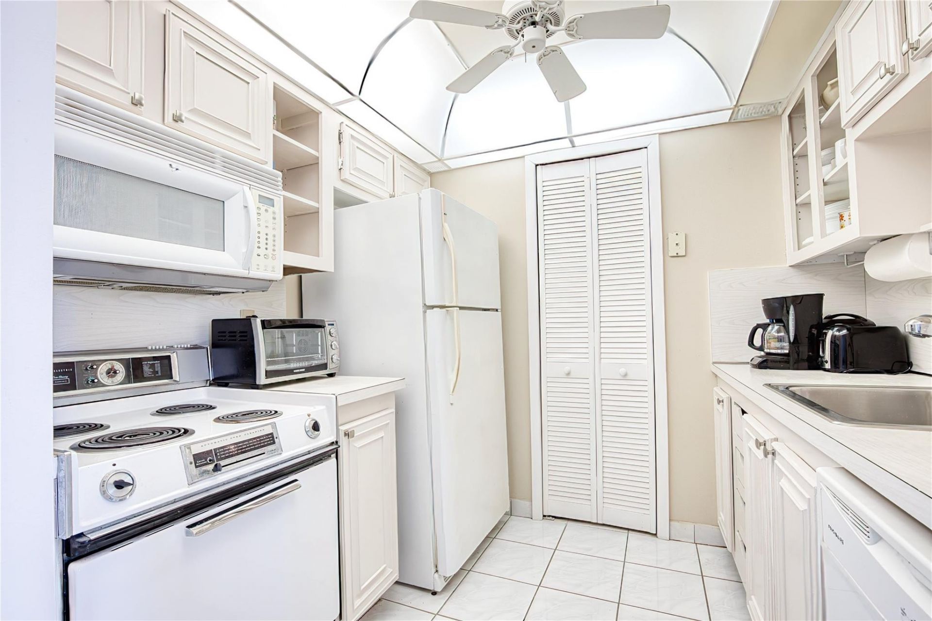 111 Briny Avenue, Unit 2312, Pompano Beach, FL 33062 Photo