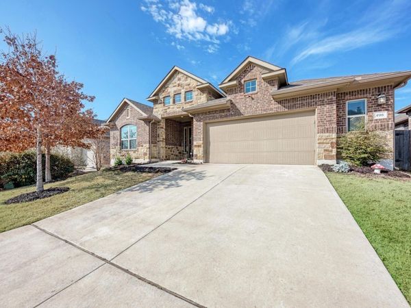 198 Rough Leaf DR, Buda, TX 78610