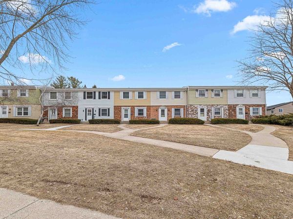 118 Lake Crest Drive, Unit 1, Beaver Dam, WI 53916