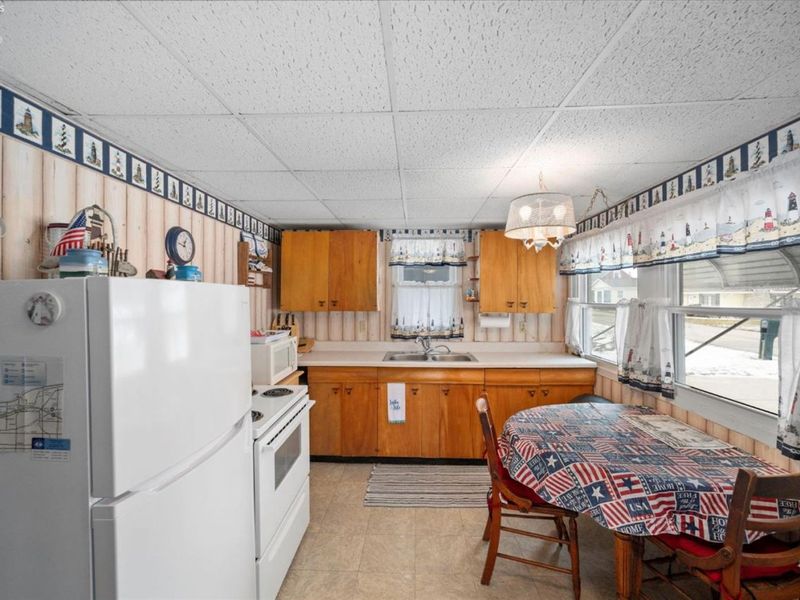 385 Hidden Beach Road, Marblehead, OH 43440 Photo 6