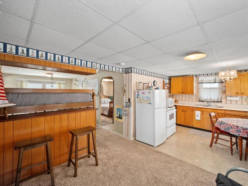 385 Hidden Beach Road, Marblehead, OH 43440 Photo 9