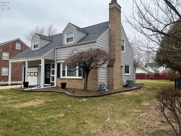 1528 Birchard Avenue, Fremont, OH 43420