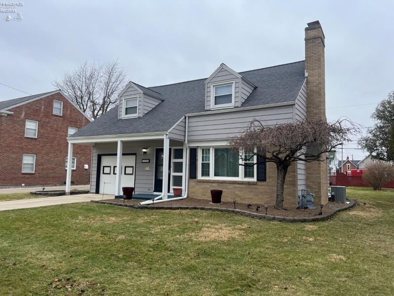 1528 Birchard Avenue, Fremont, OH 43420 Photo 3