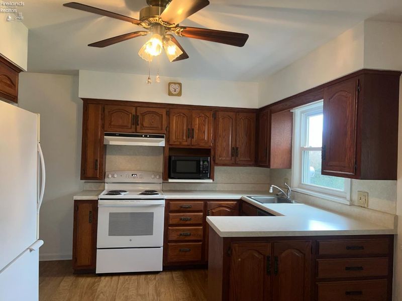 1528 Birchard Avenue, Fremont, OH 43420 Photo 9