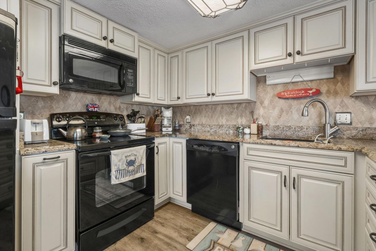 310 73rd Ave. N  Photo 15