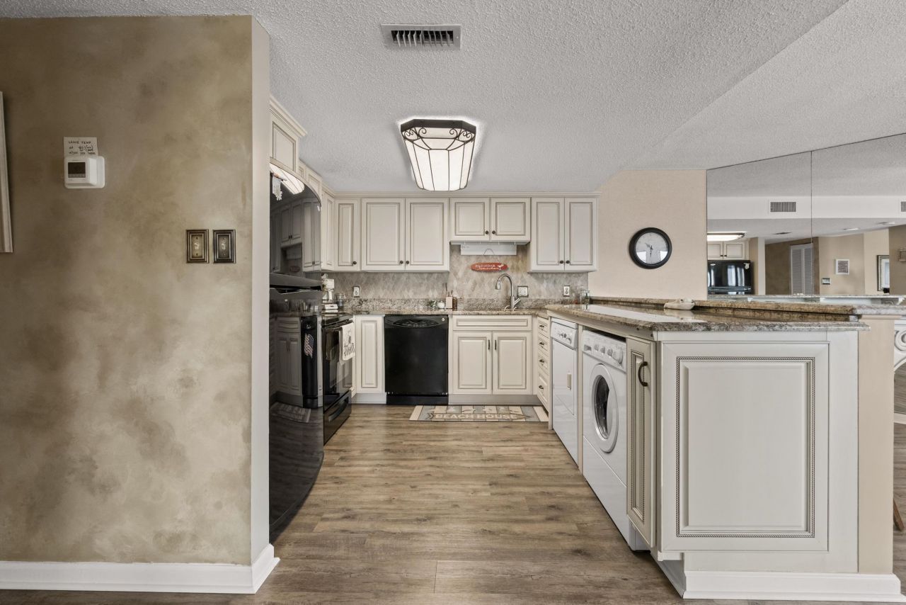 310 73rd Ave. N  Photo 16