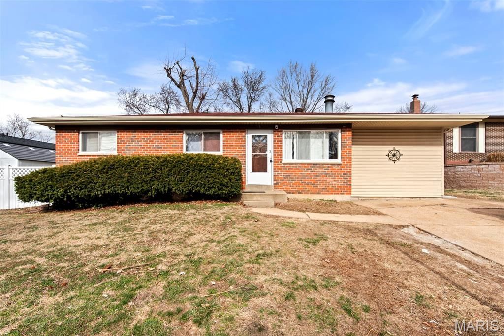 3 Petersburg Court, Arnold, MO 63010 Main Photo