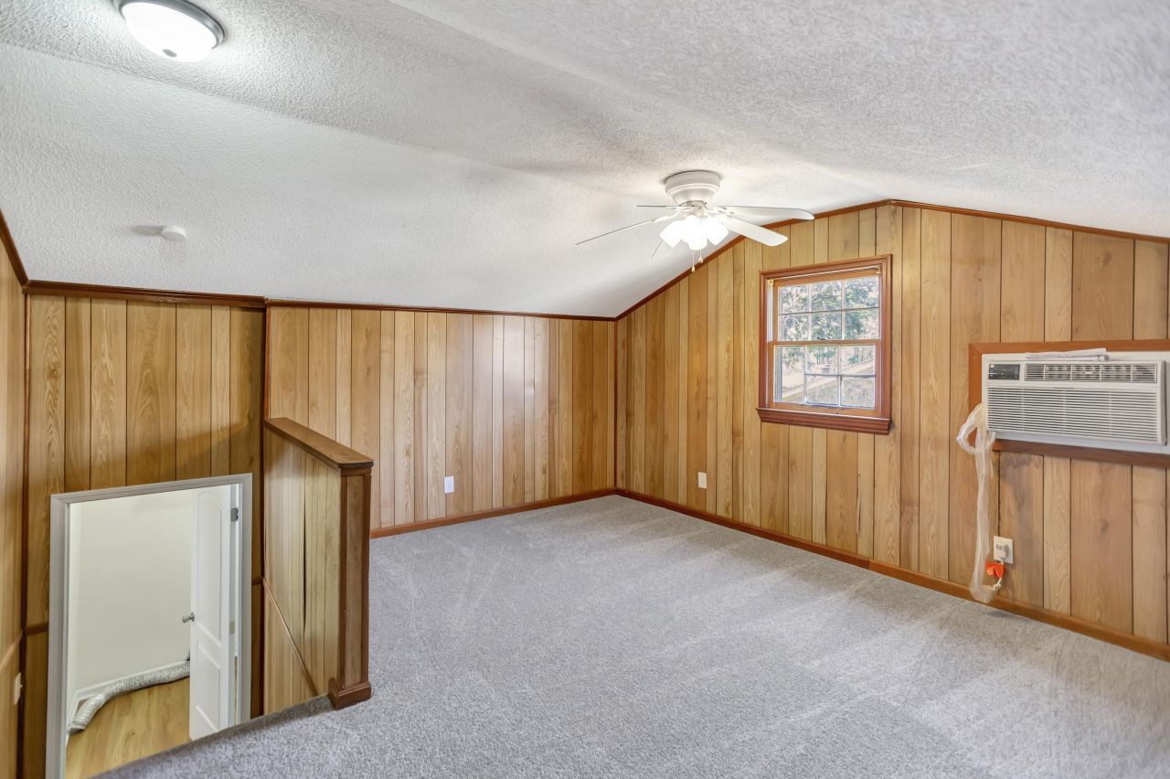 404 Marquette Lane Photo 10