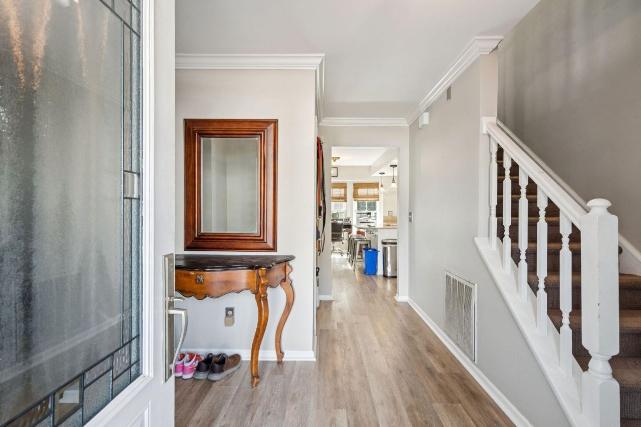 1427 Diamond Boulevard Photo 10