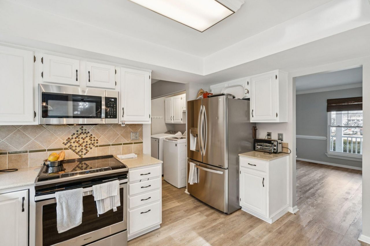 1427 Diamond Boulevard Photo 19