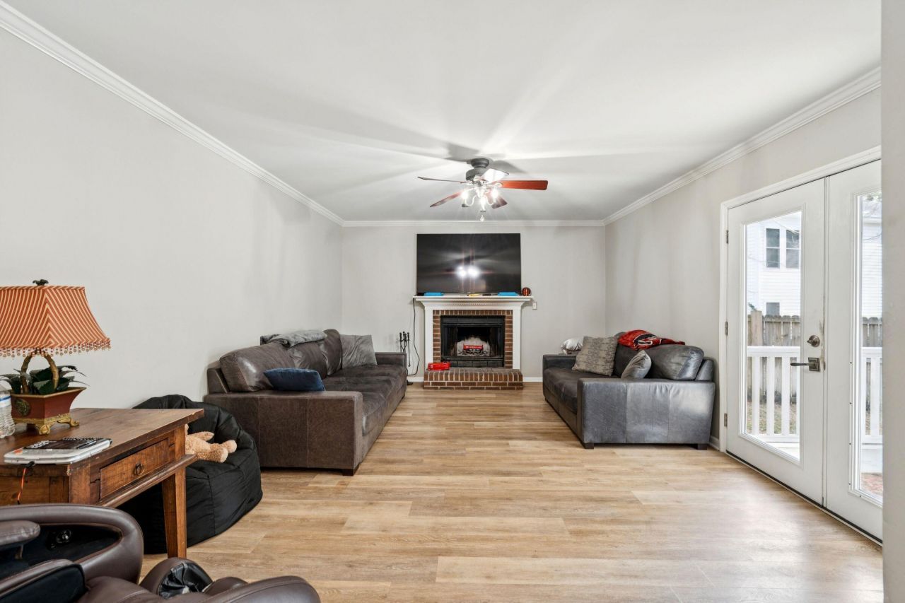 1427 Diamond Boulevard Photo 20