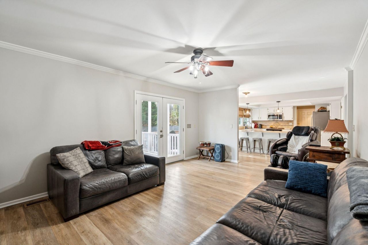 1427 Diamond Boulevard Photo 22