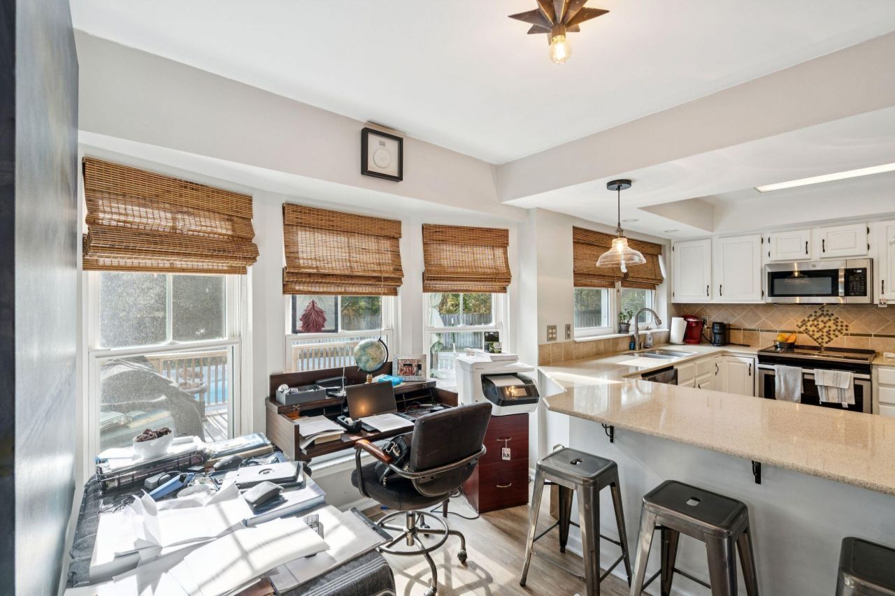 1427 Diamond Boulevard Photo 23