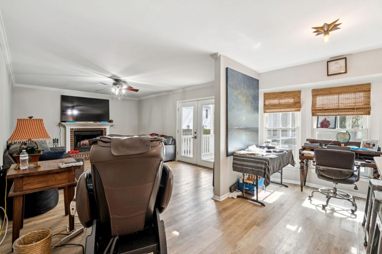 1427 Diamond Boulevard Photo 24