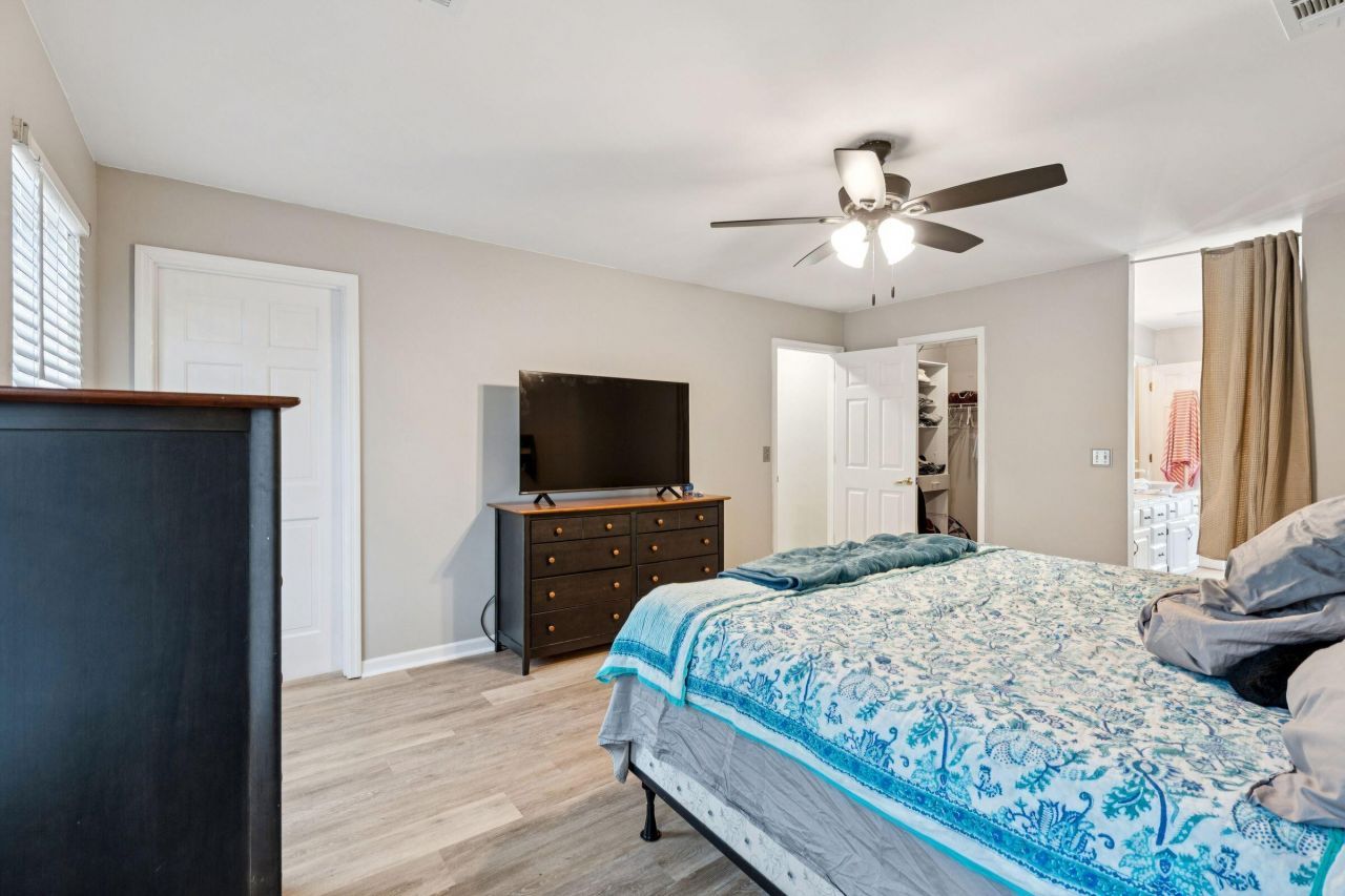 1427 Diamond Boulevard Photo 28