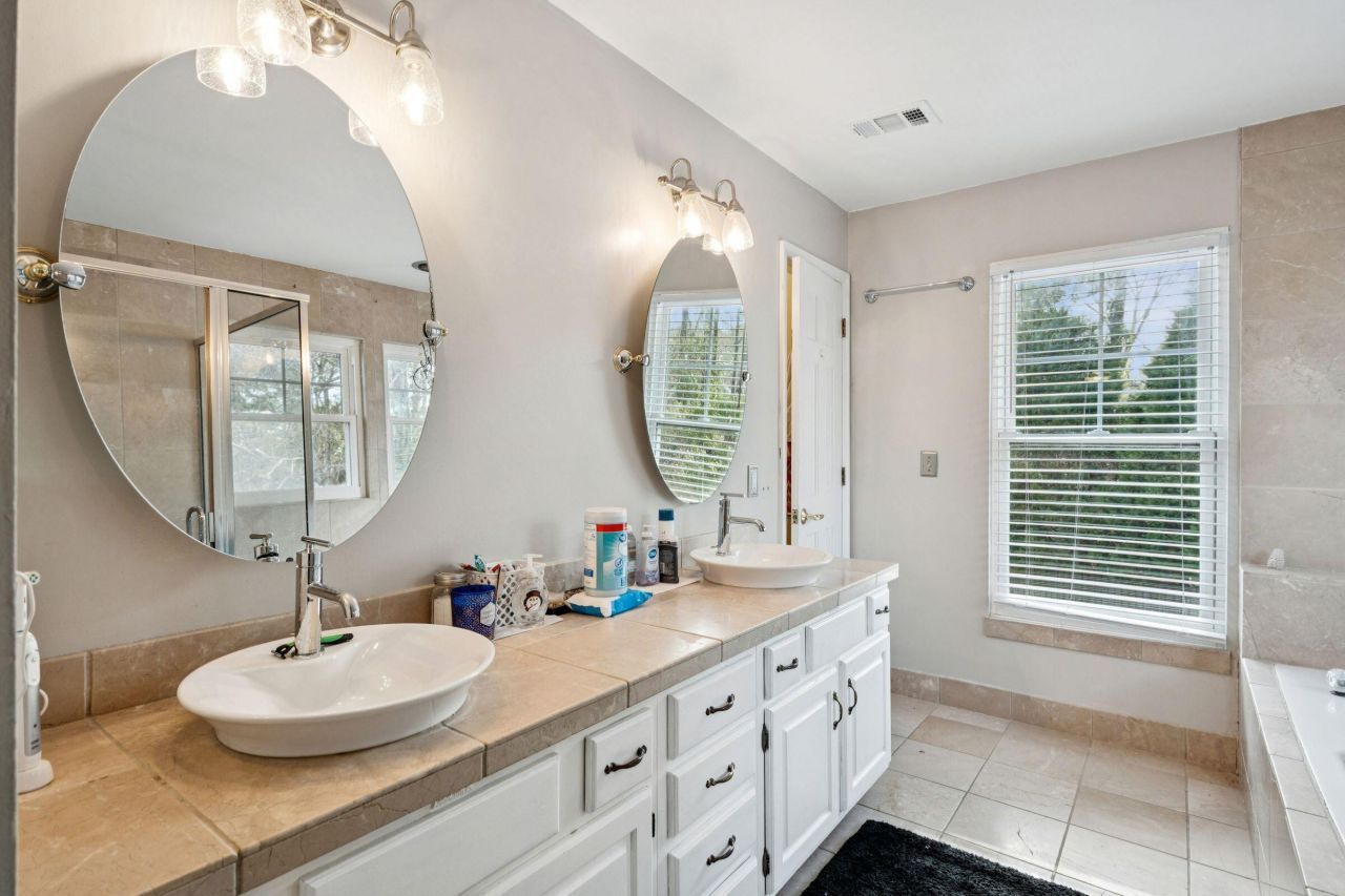 1427 Diamond Boulevard Photo 30