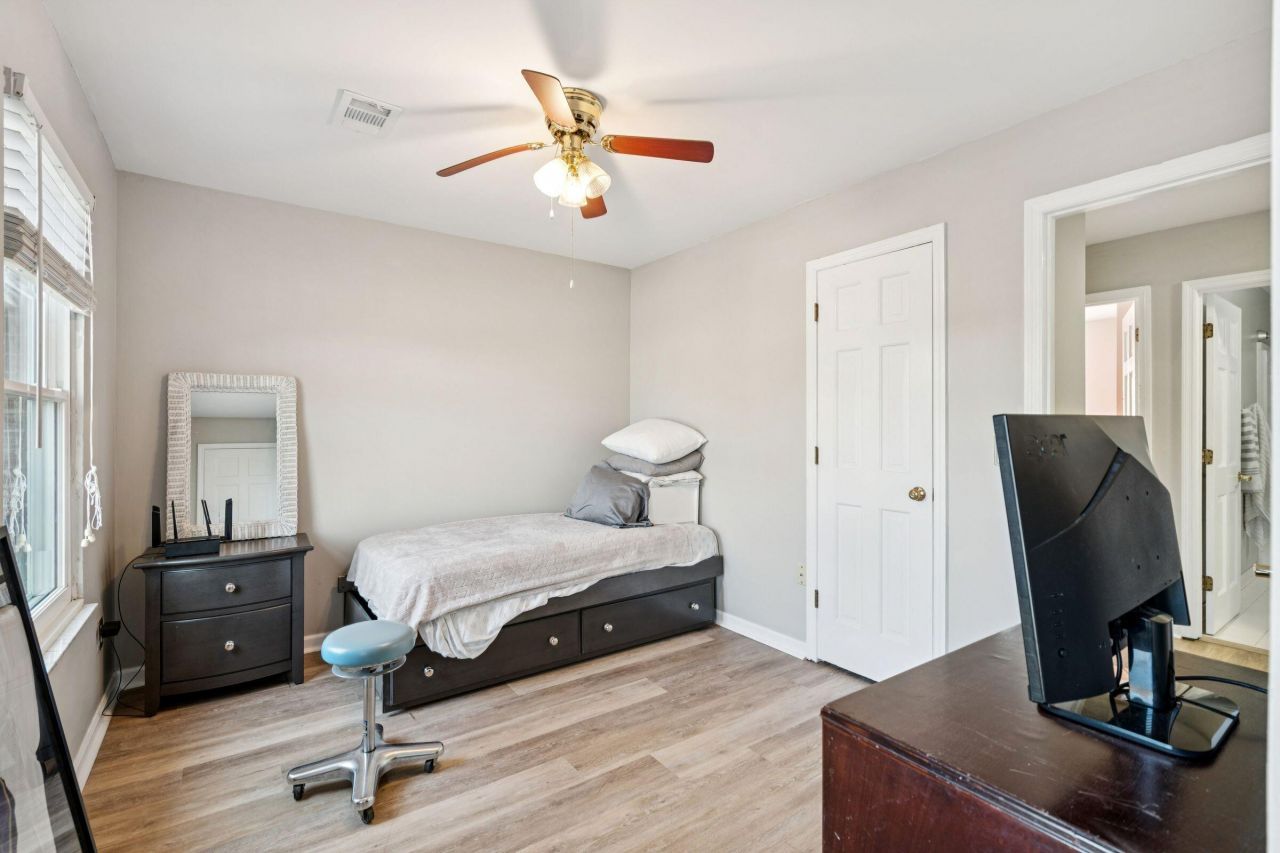 1427 Diamond Boulevard Photo 34