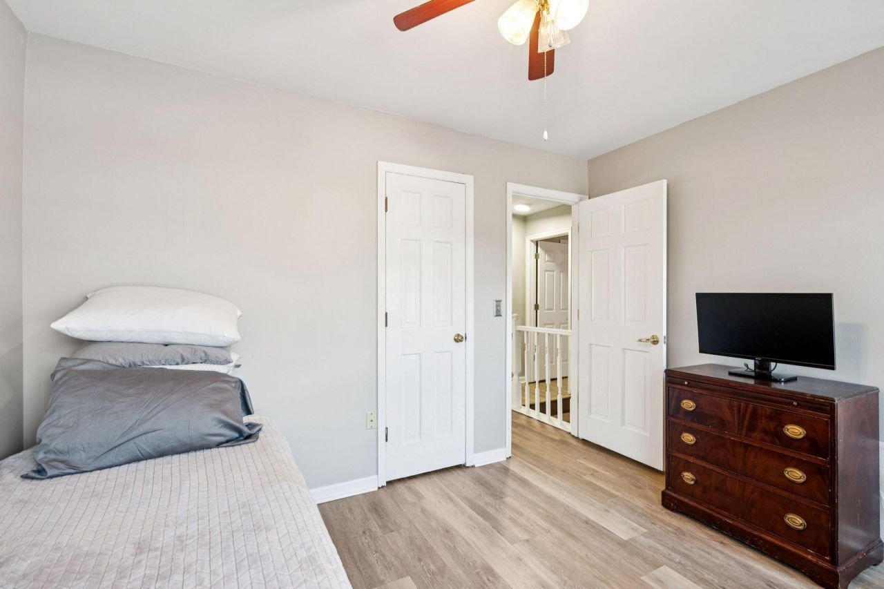 1427 Diamond Boulevard Photo 35