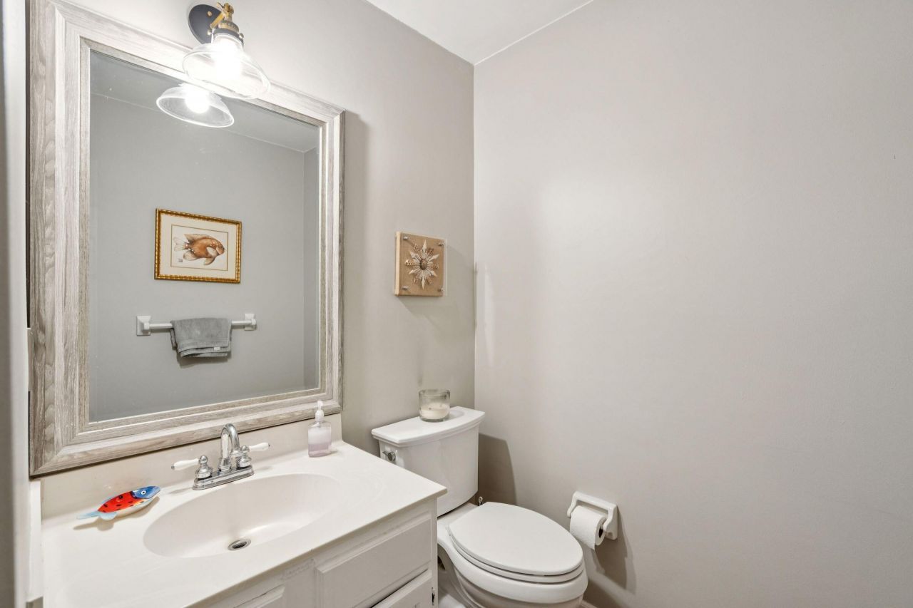 1427 Diamond Boulevard Photo 43