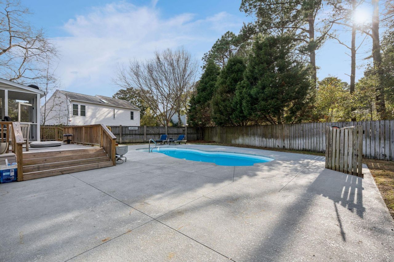 1427 Diamond Boulevard Photo 50