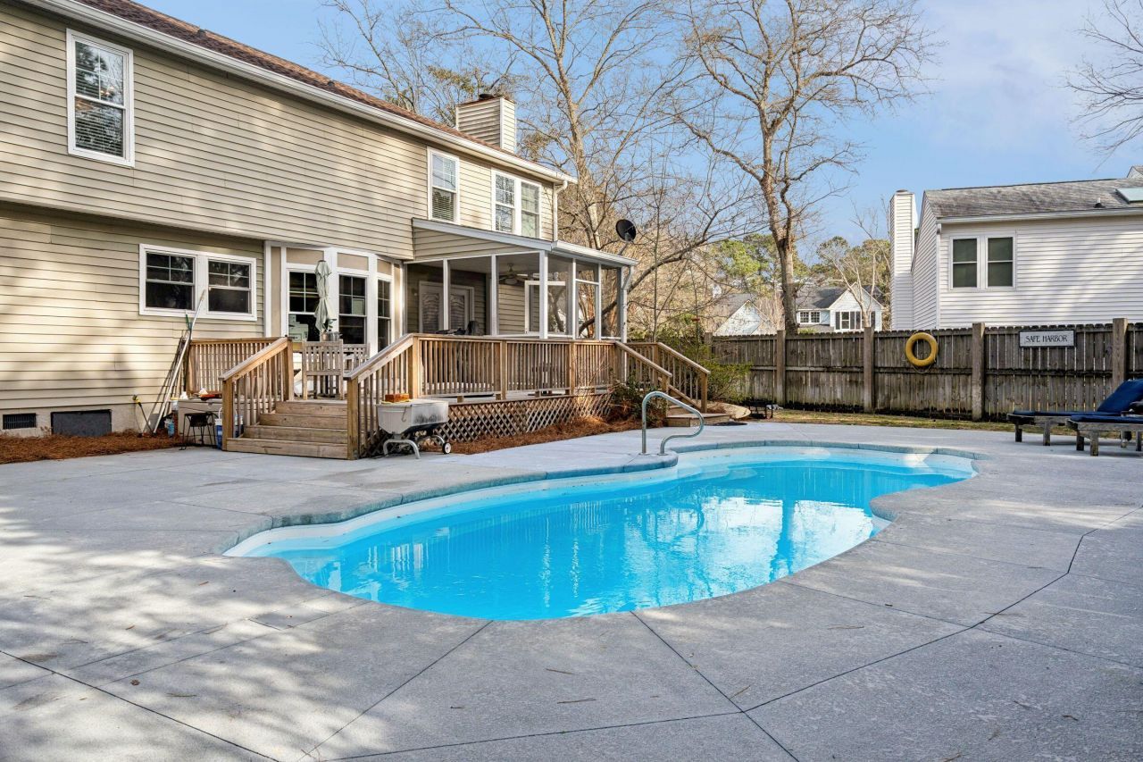 1427 Diamond Boulevard Photo 52