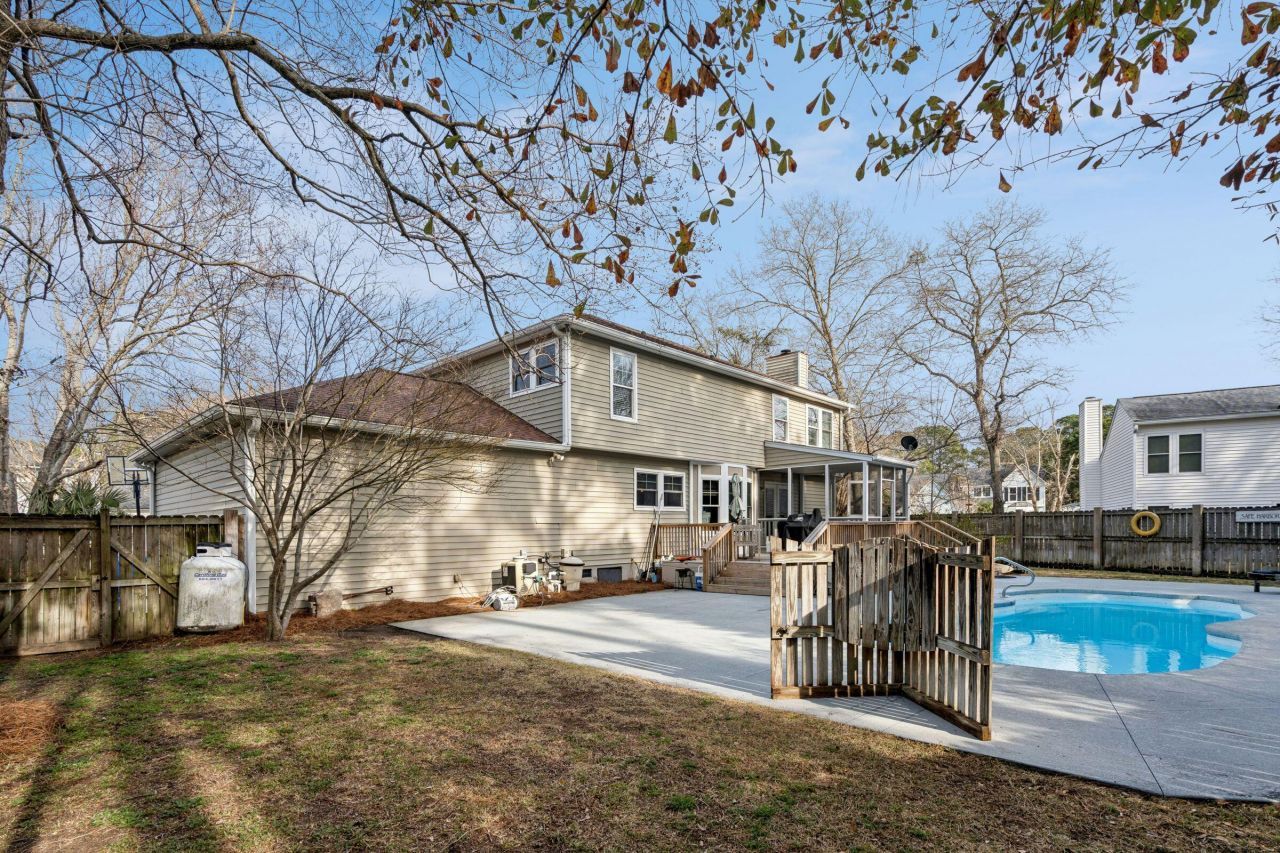 1427 Diamond Boulevard Photo 55