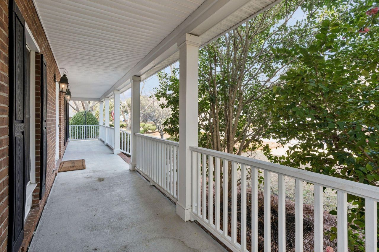 1427 Diamond Boulevard Photo 7