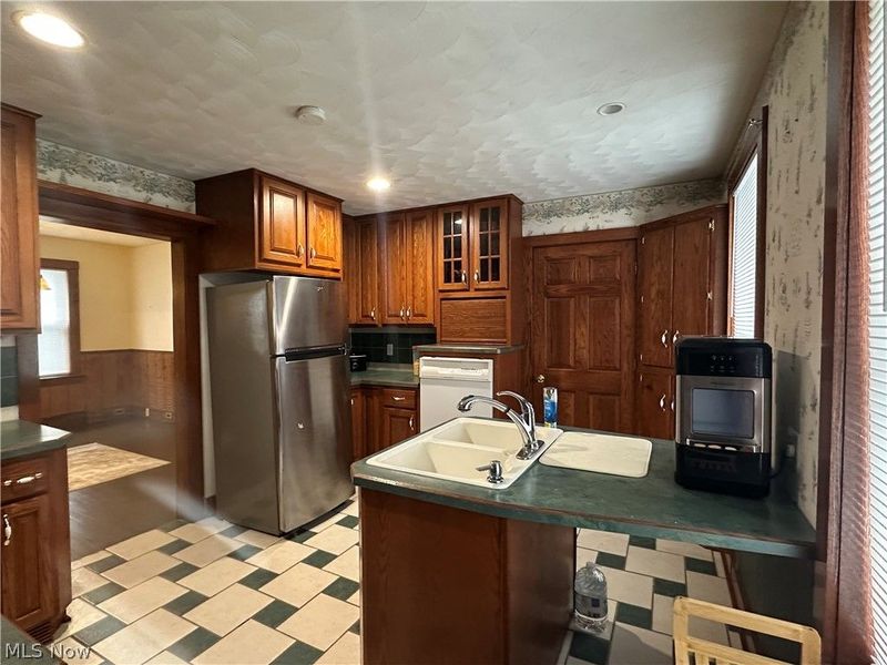 402 E Lincoln Way, Lisbon, OH 44432 Photo 3