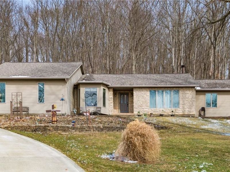 4491 Price Road NE, Newark, OH 43055 Photo 1