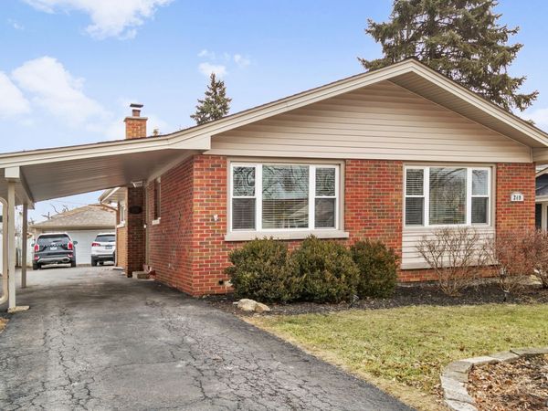 249 N Craig Place , Lombard, IL 60148