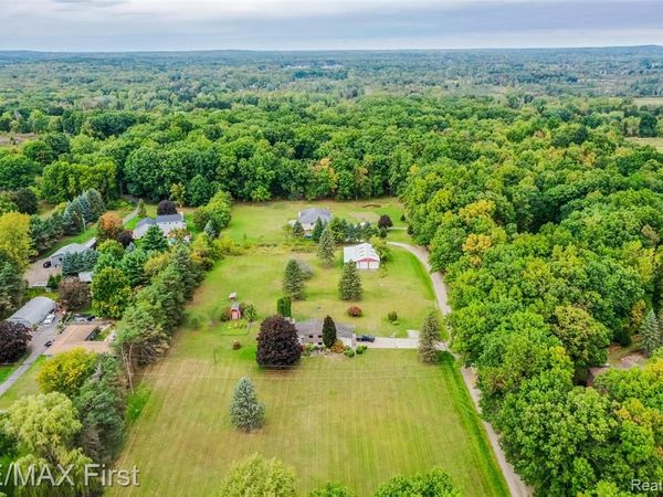 456 Loris Lane, Brandon Twp, MI 48371