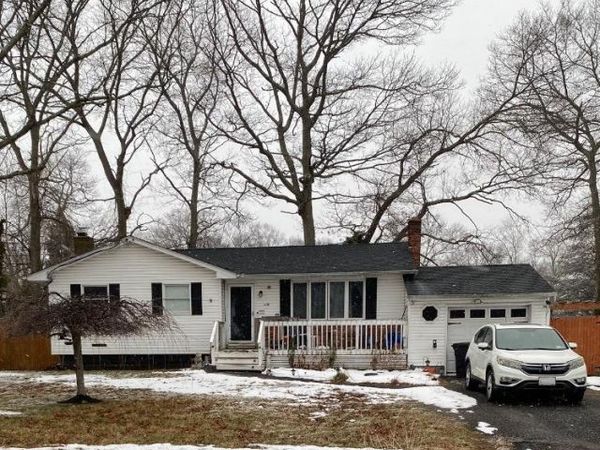 229 Mill Road, Holbrook, NY 11741