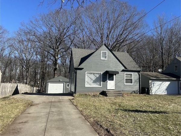 2440 Dentzler Road, Parma, OH 44134