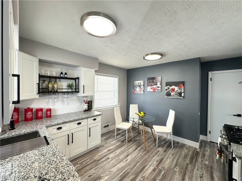 2440 Dentzler Road, Parma, OH 44134 Photo 4