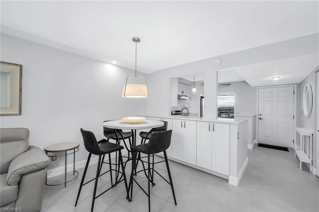 3055 Riviera Dr, Unit 102, Naples, FL 34103 Photo