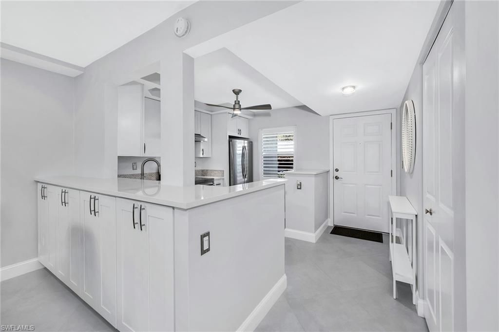 3055 Riviera Dr, Unit 102, Naples, FL 34103 Photo