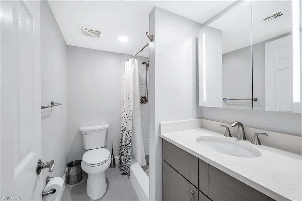 3055 Riviera Dr, Unit 102, Naples, FL 34103 Photo