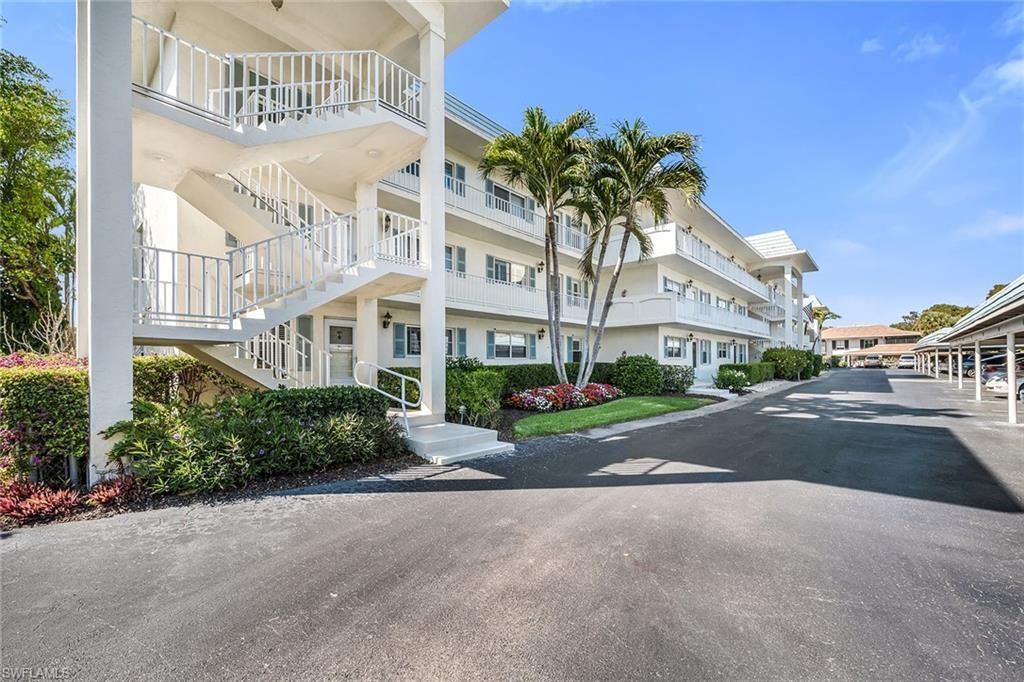 3055 Riviera Dr, Unit 102, Naples, FL 34103 Photo