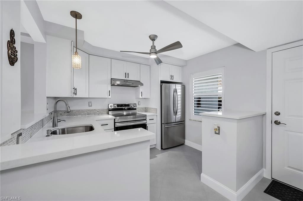 3055 Riviera Dr, Unit 102, Naples, FL 34103 Photo